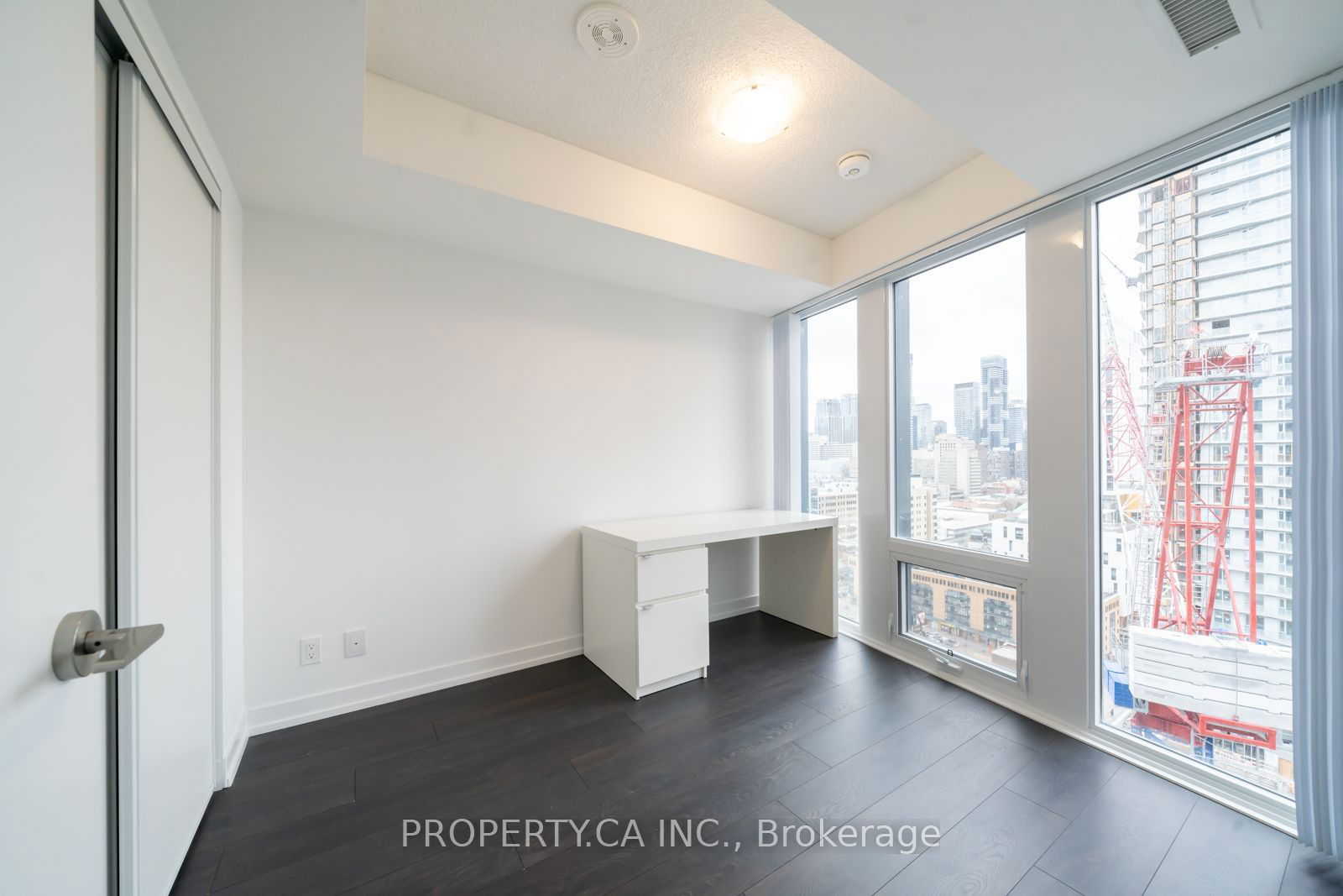 60 Shuter St, unit 2511 for rent