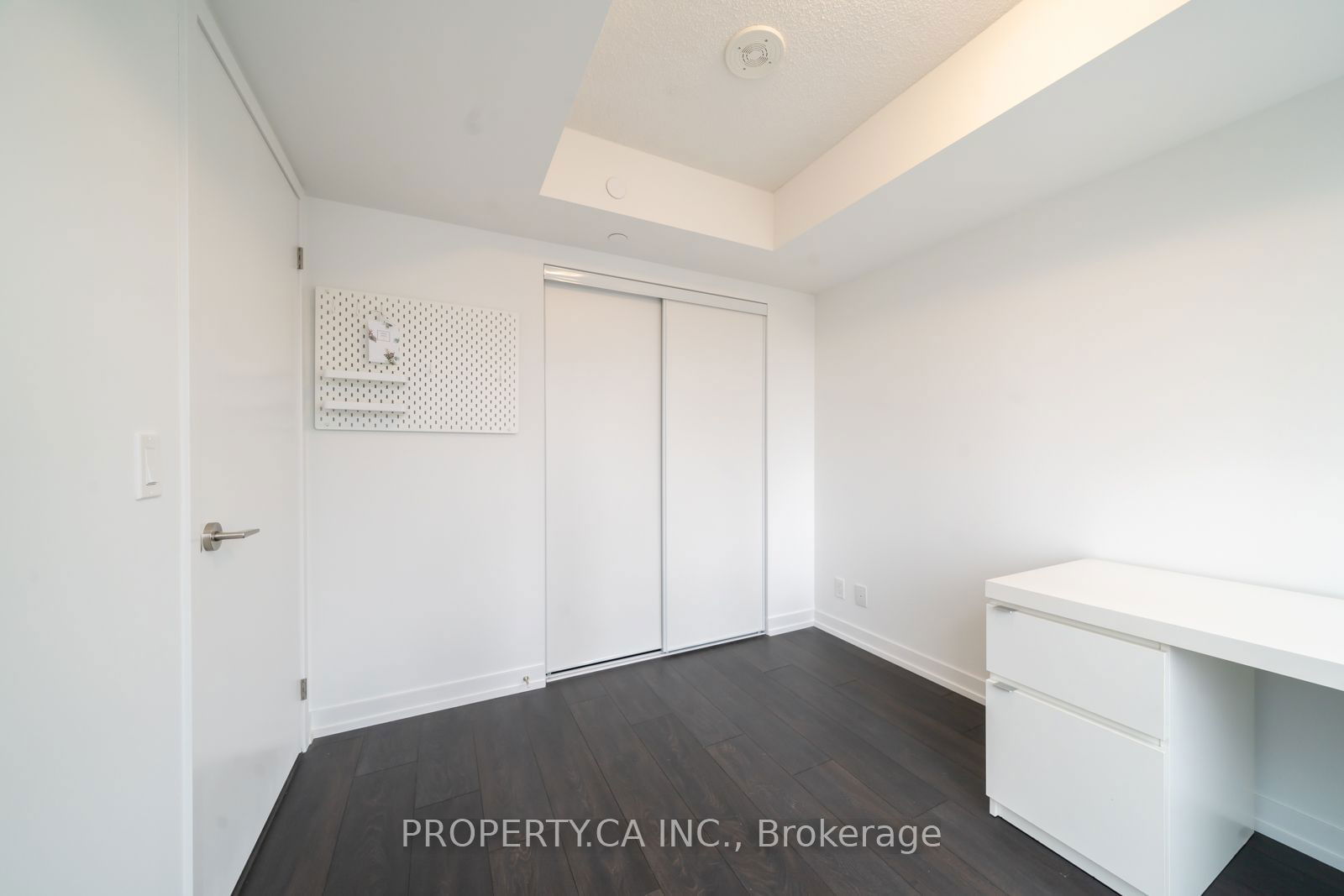 60 Shuter St, unit 2511 for rent