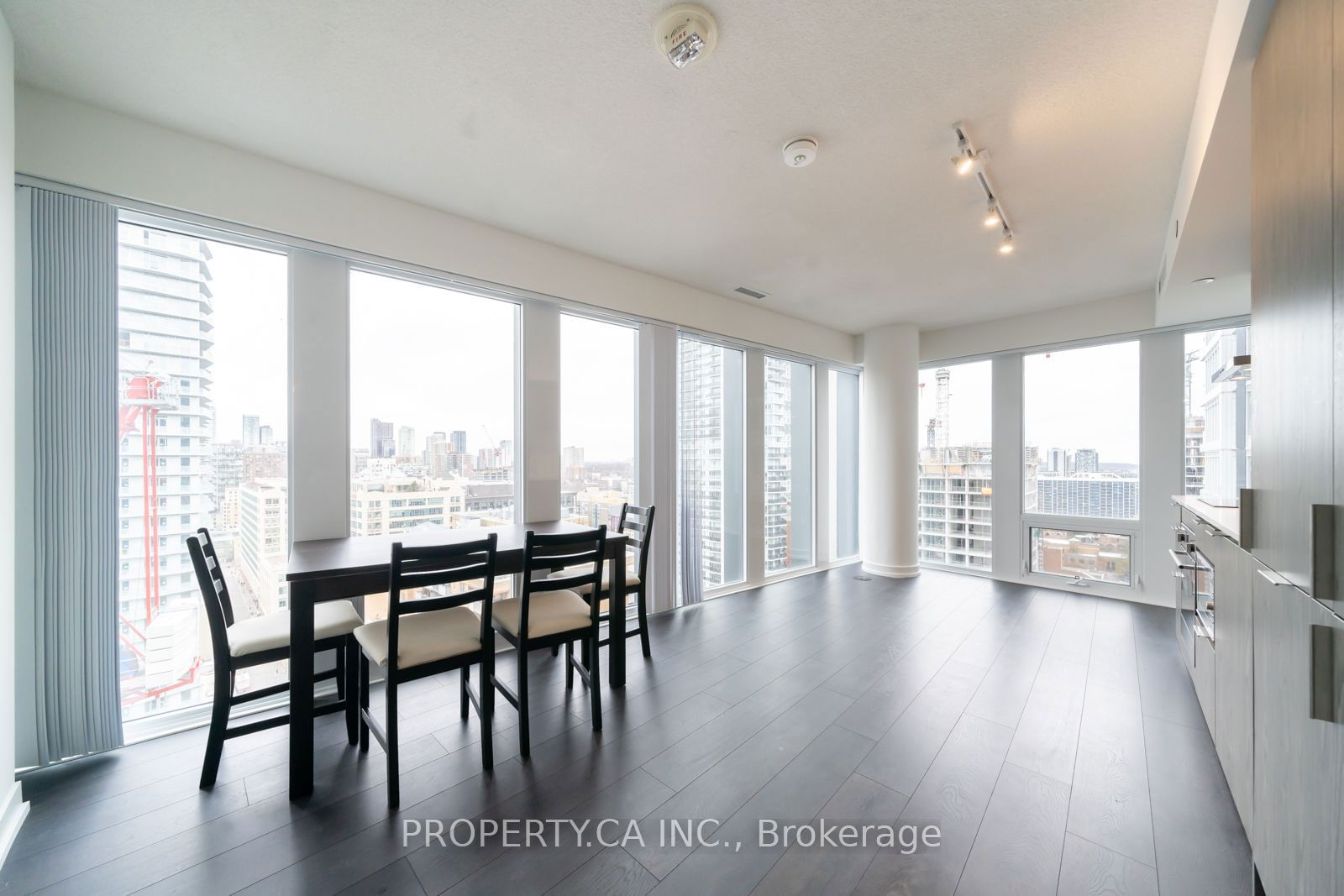 60 Shuter St, unit 2511 for rent