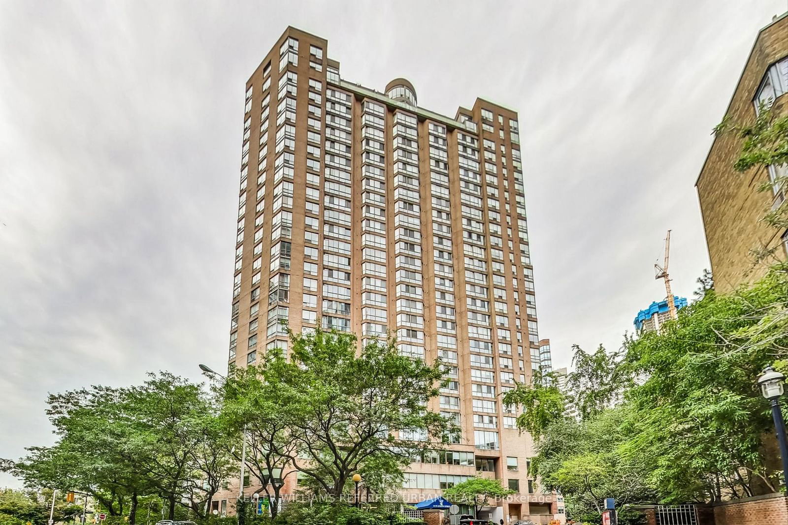 44 St Joseph St, unit 802 for sale