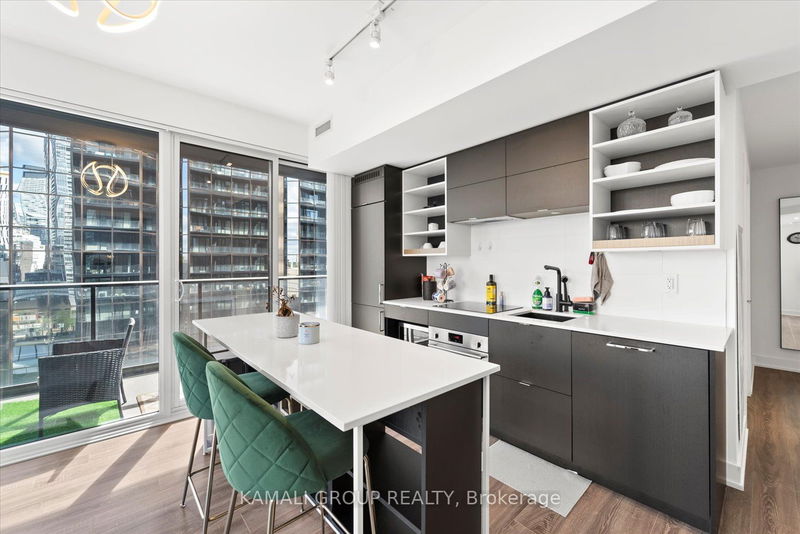 20 Edward St, unit 904 for sale