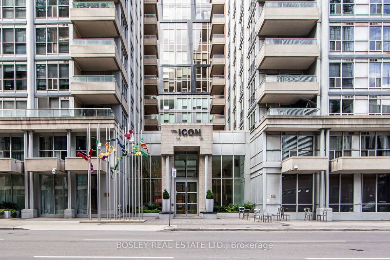 250 Wellington St W, unit 1042 for sale