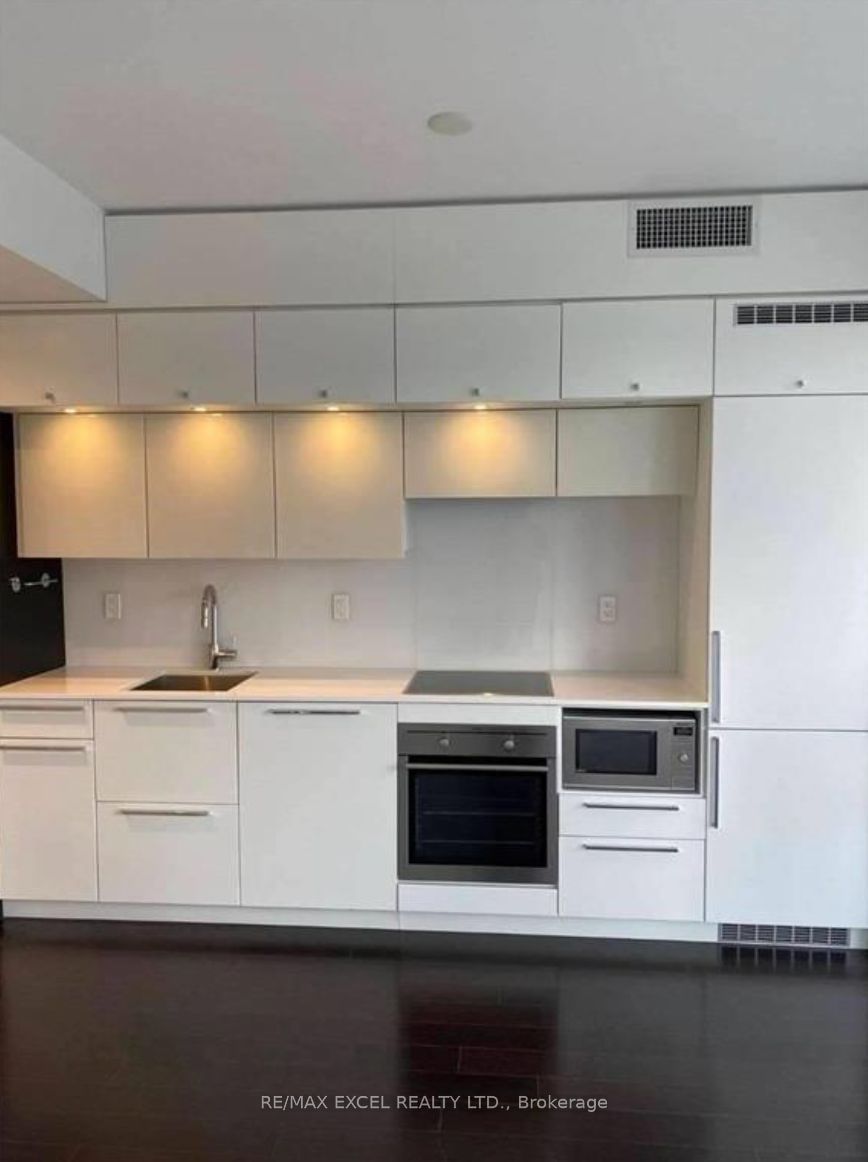 15 Grenville St, unit 2006 for rent