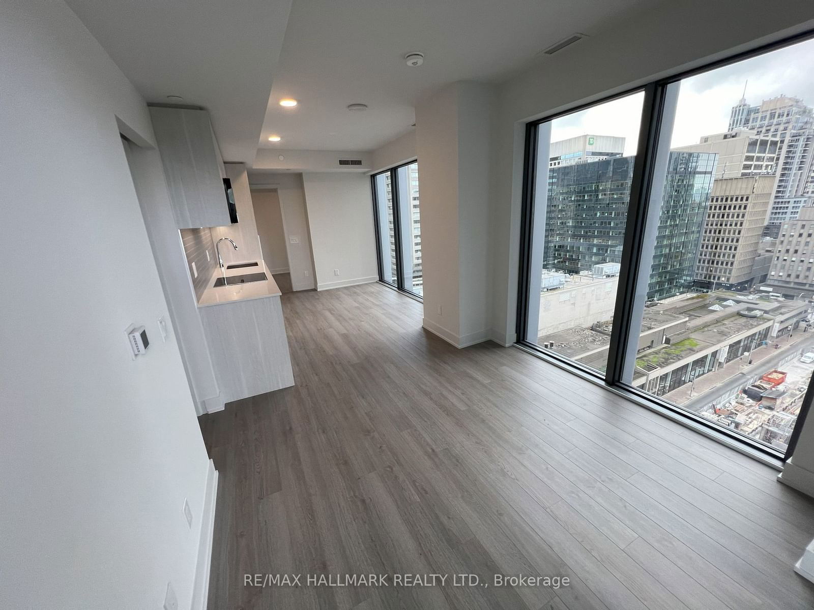 8 Cumberland St, unit 1402 for rent