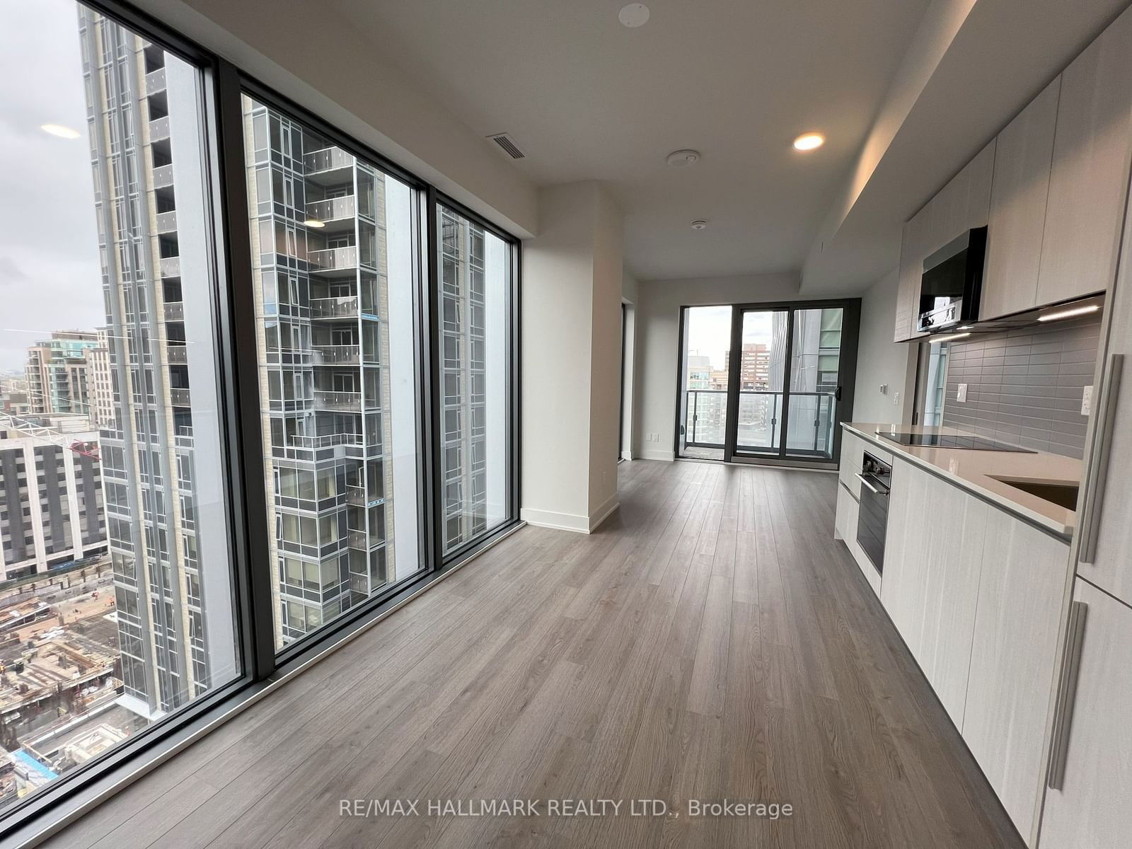 8 Cumberland St, unit 1402 for rent