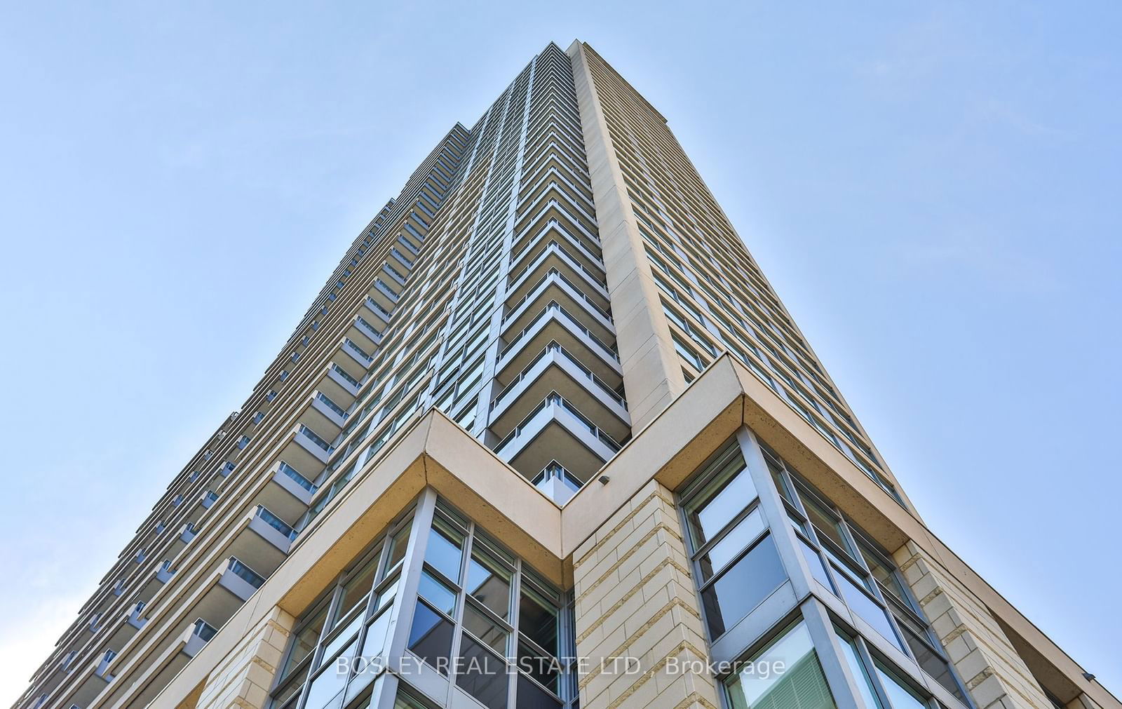 500 Sherbourne St, unit 809 for sale