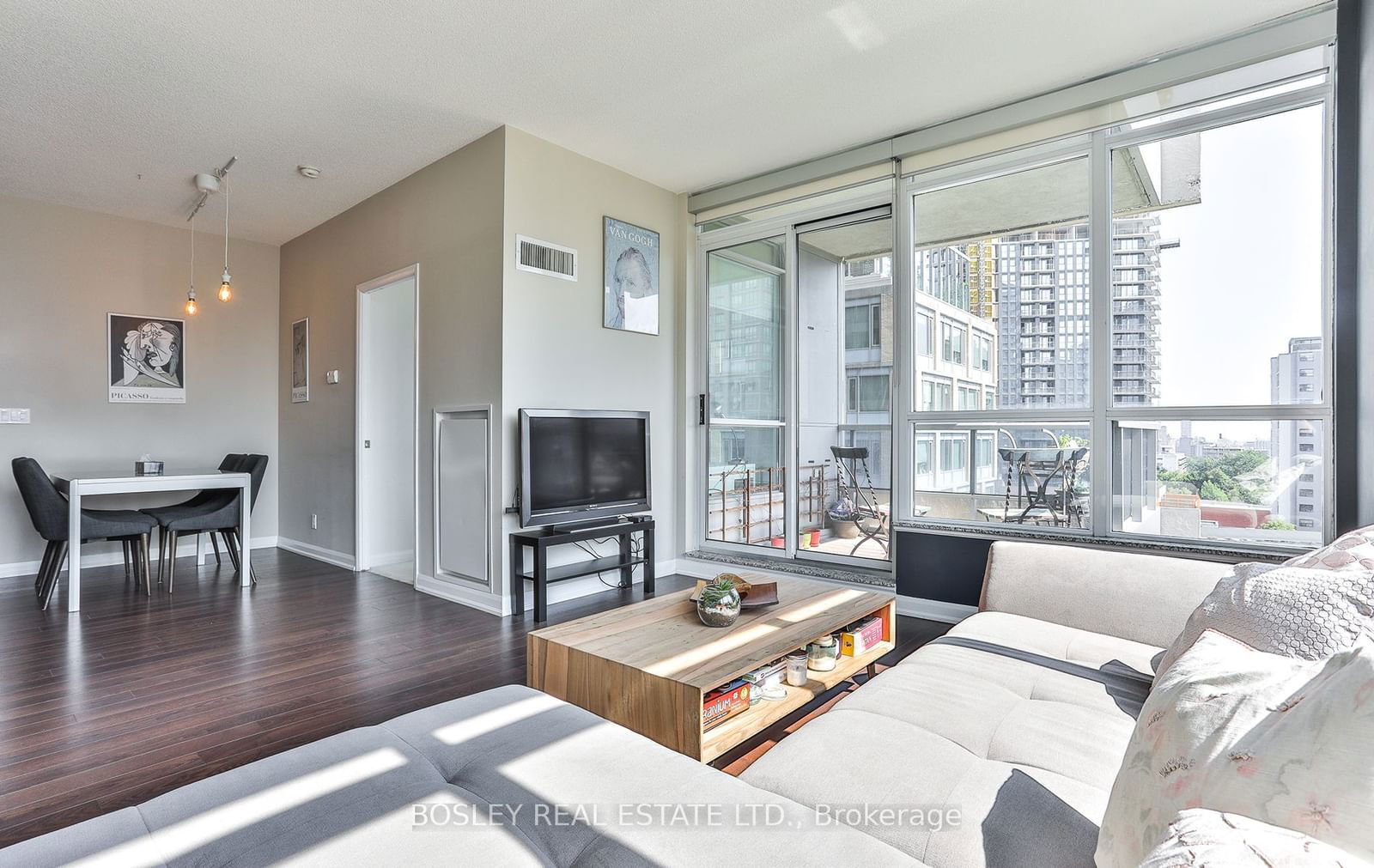 500 Sherbourne St, unit 809 for sale