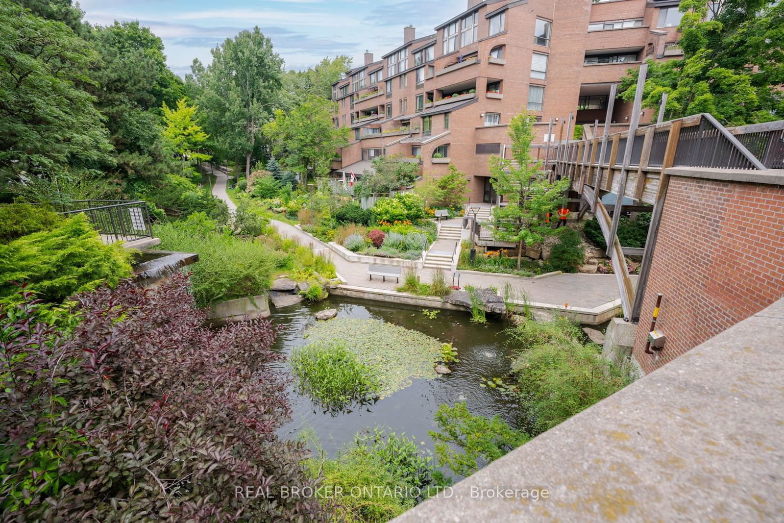 Bedford Glen Condos, Midtown, Toronto