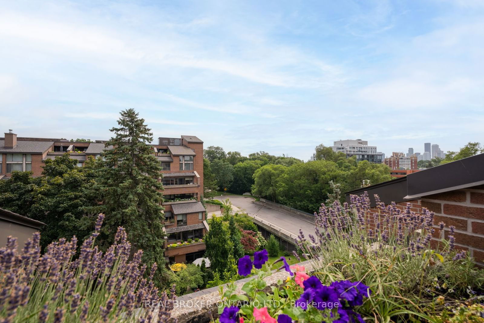 Bedford Glen Condos, Midtown, Toronto