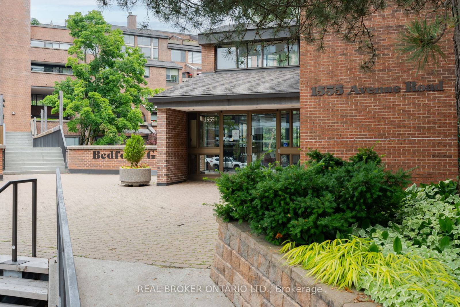 Bedford Glen Condos, Midtown, Toronto