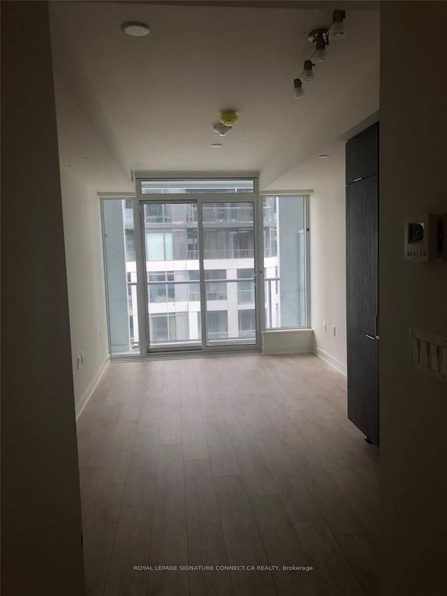 27 Bathurst St, unit 1415W for rent