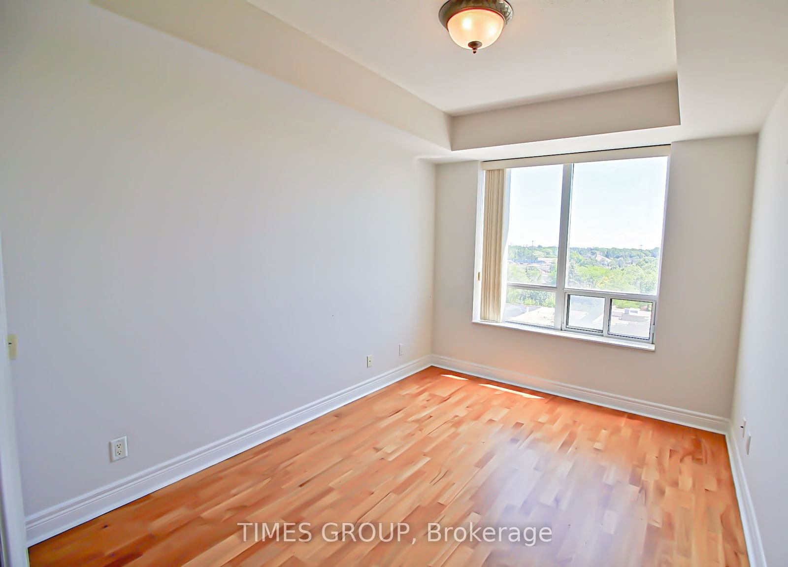 1 Clairtrell Rd, unit 808 for rent