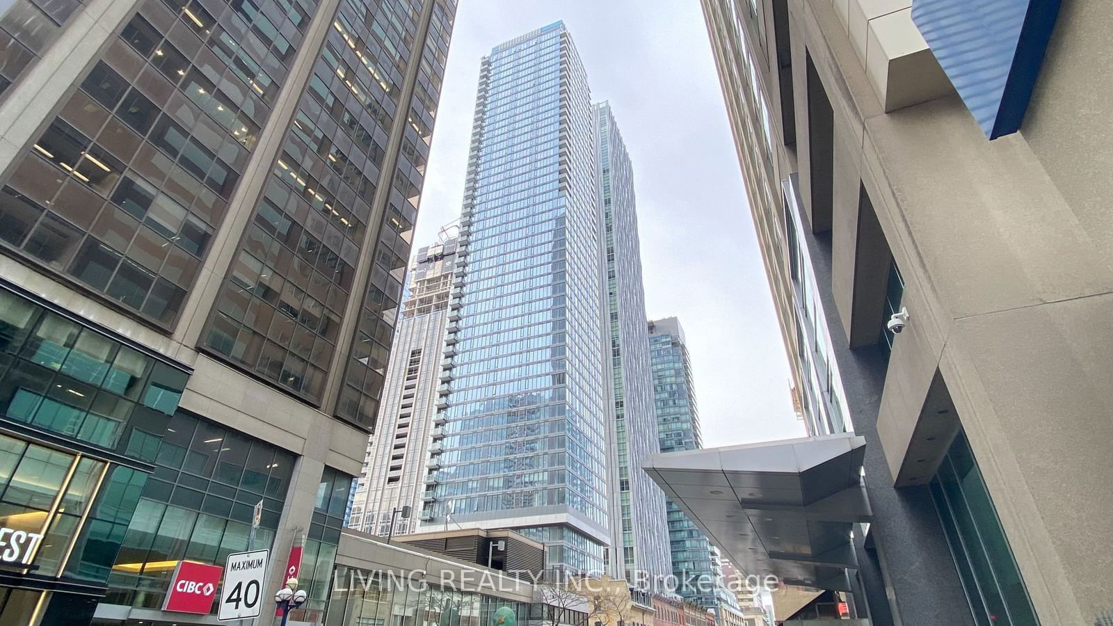 8 Cumberland St, unit 702 for rent