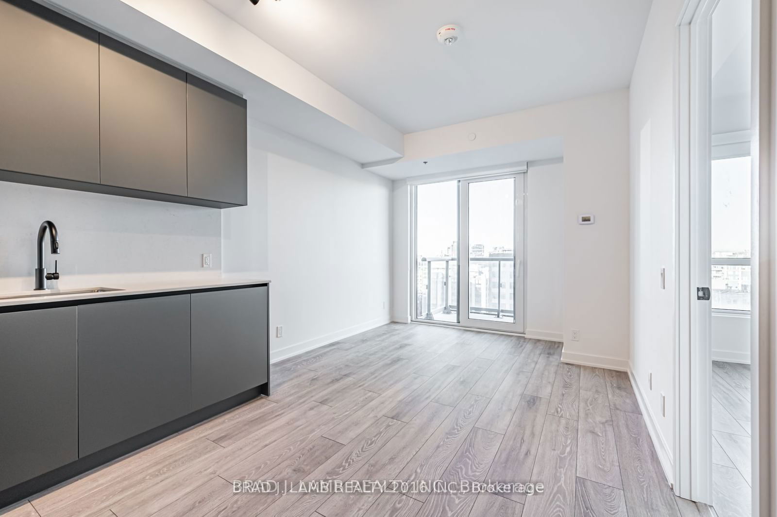 108 Peter St, unit 1619 for rent