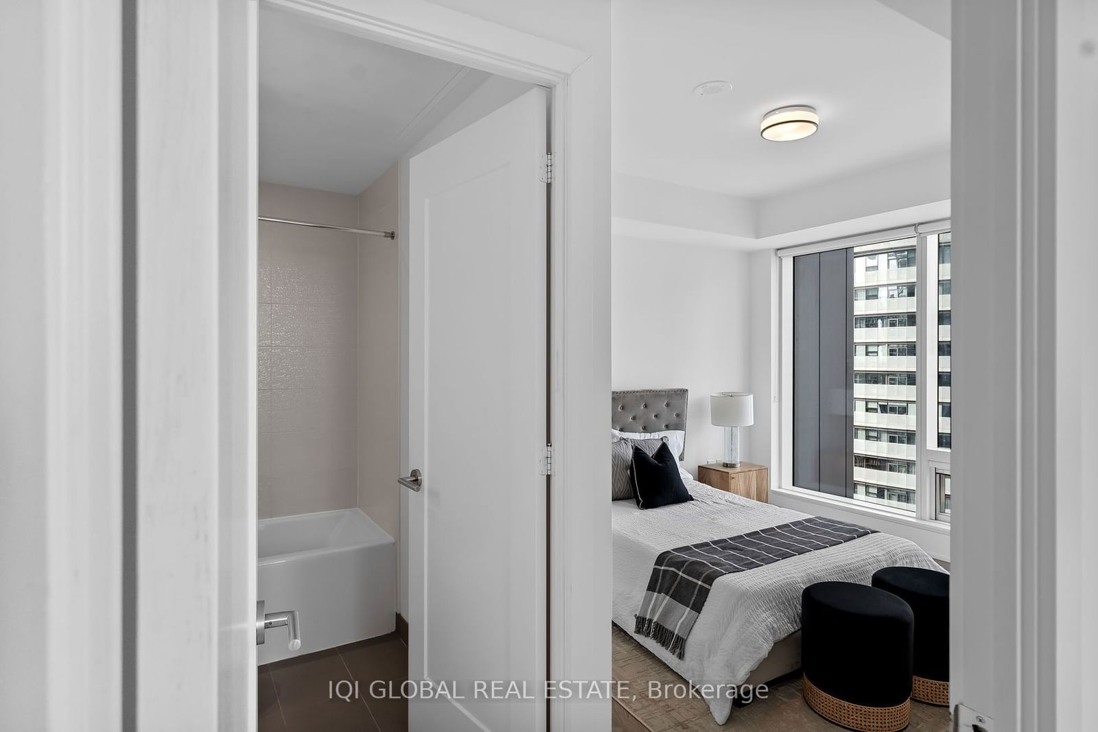 10 York St, unit 3003 for sale