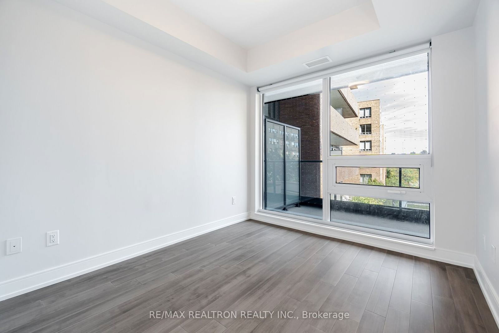 2525 Bathurst St, unit 402 for rent