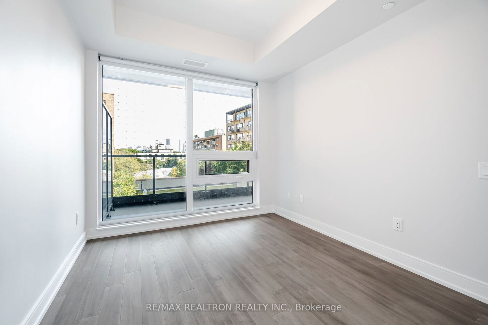 2525 Bathurst St, unit 402 for rent