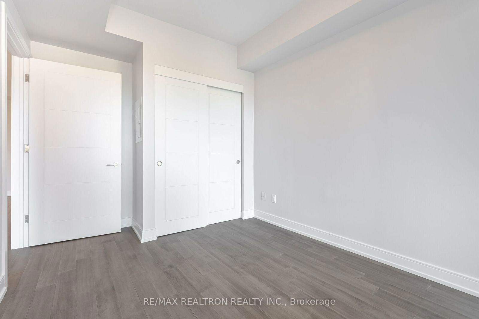 2525 Bathurst St, unit 402 for rent