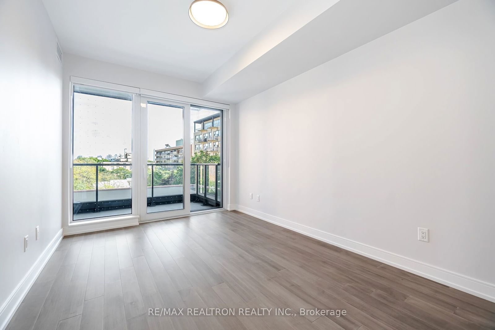 2525 Bathurst St, unit 402 for rent