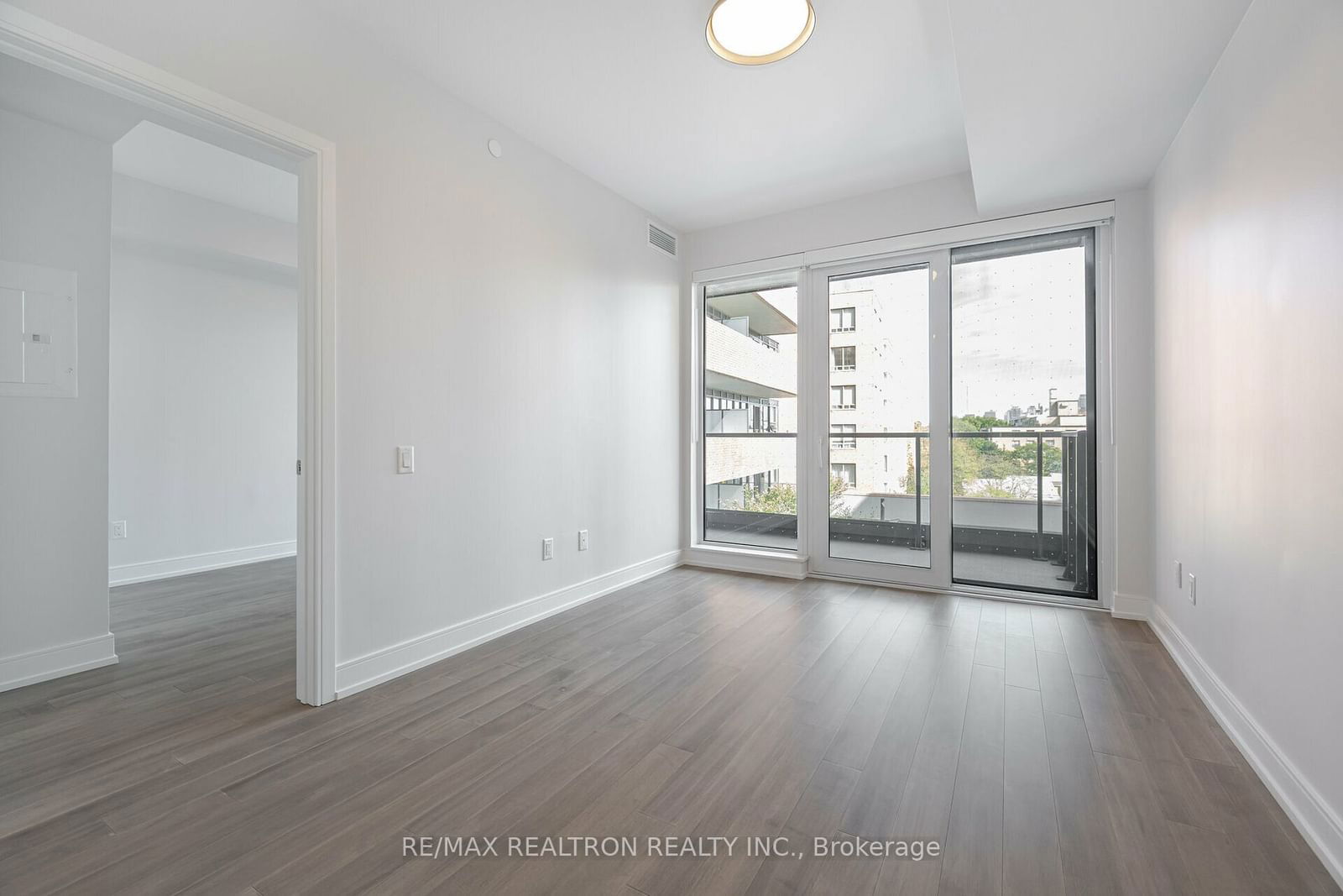 2525 Bathurst St, unit 402 for rent