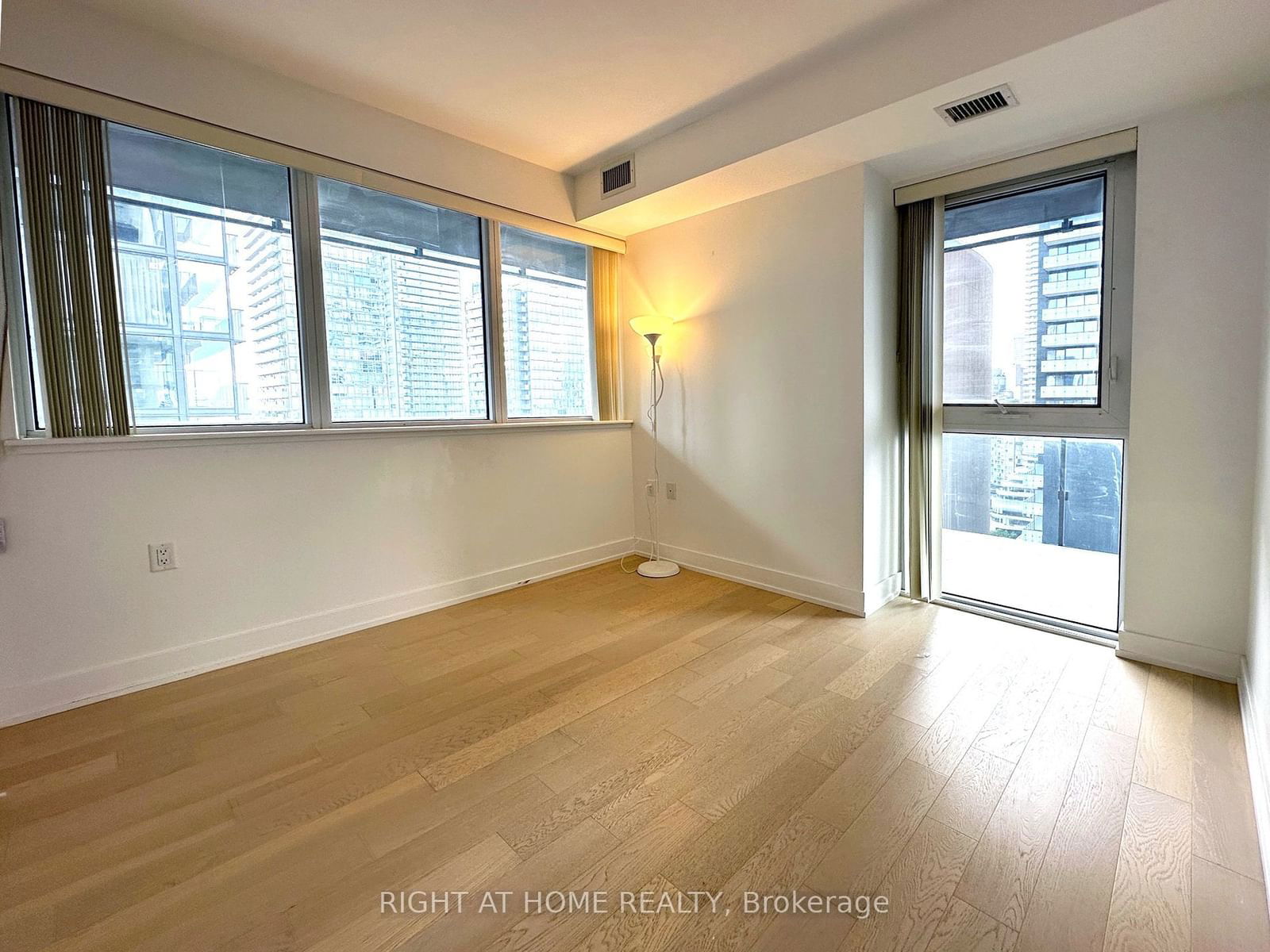 7 Grenville St, unit 2503 for rent