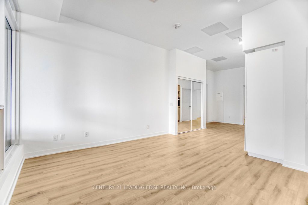 319 Jarvis St, unit 301 for rent