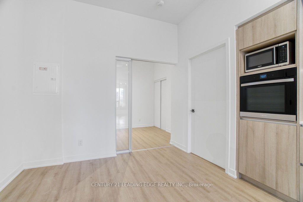 319 Jarvis St, unit 301 for rent