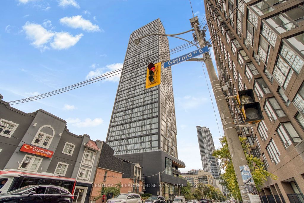 319 Jarvis St, unit 301 for rent