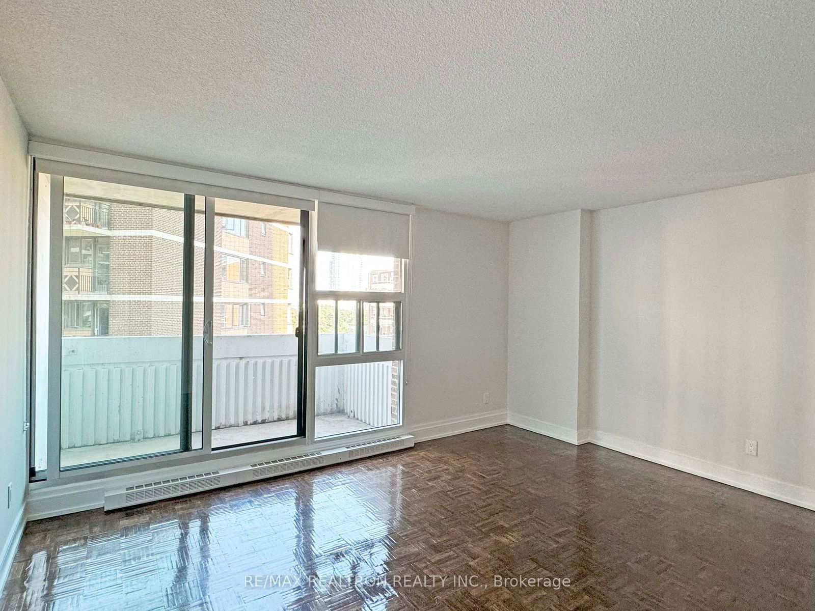 33 Isabella St, unit 514 for rent