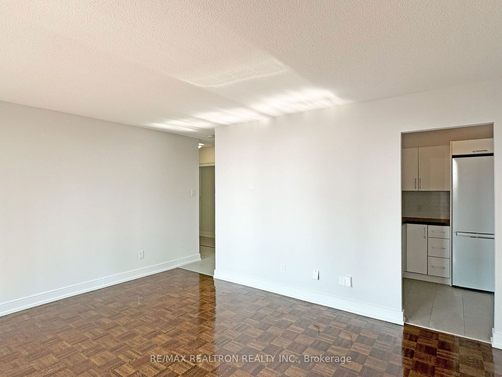 33 Isabella St, unit 1204 for rent