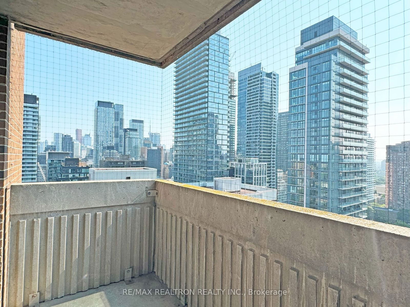 33 Isabella St, unit 1204 for rent