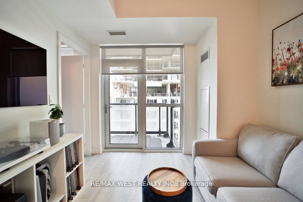 50 Ordnance St, unit 2903 for rent