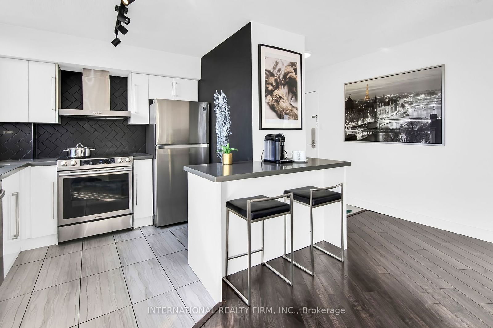 250 Queens Quay W, unit 201 for rent