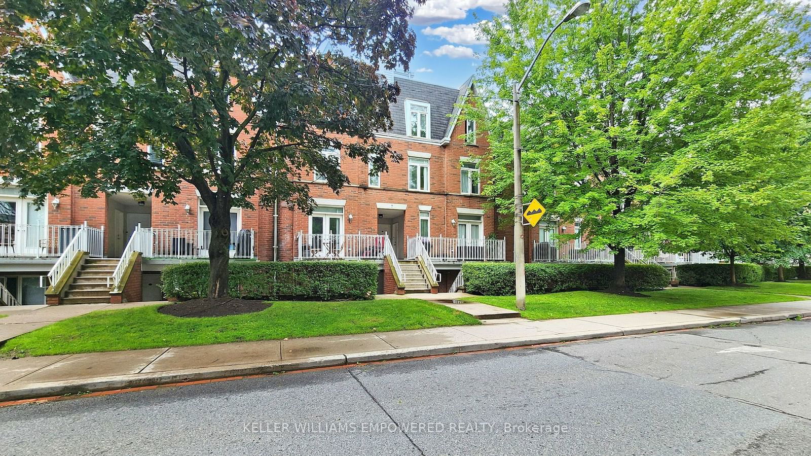 King West Townhomes, Downtown, Toronto