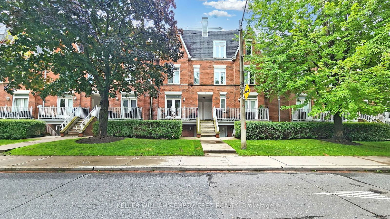 King West Townhomes, Downtown, Toronto