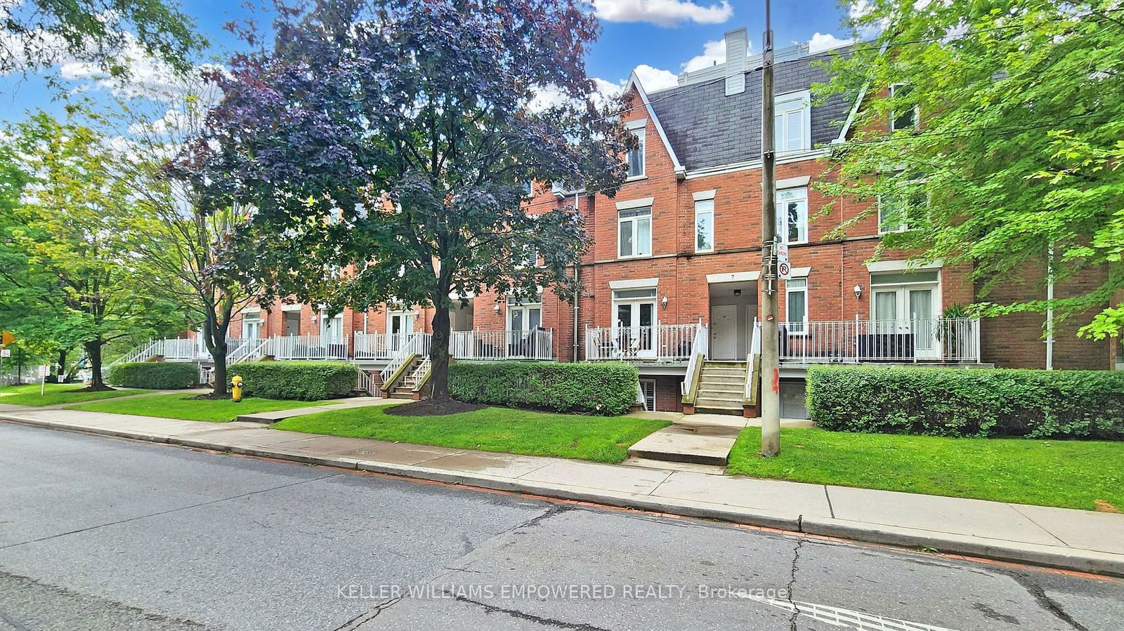 King West Townhomes, Downtown, Toronto