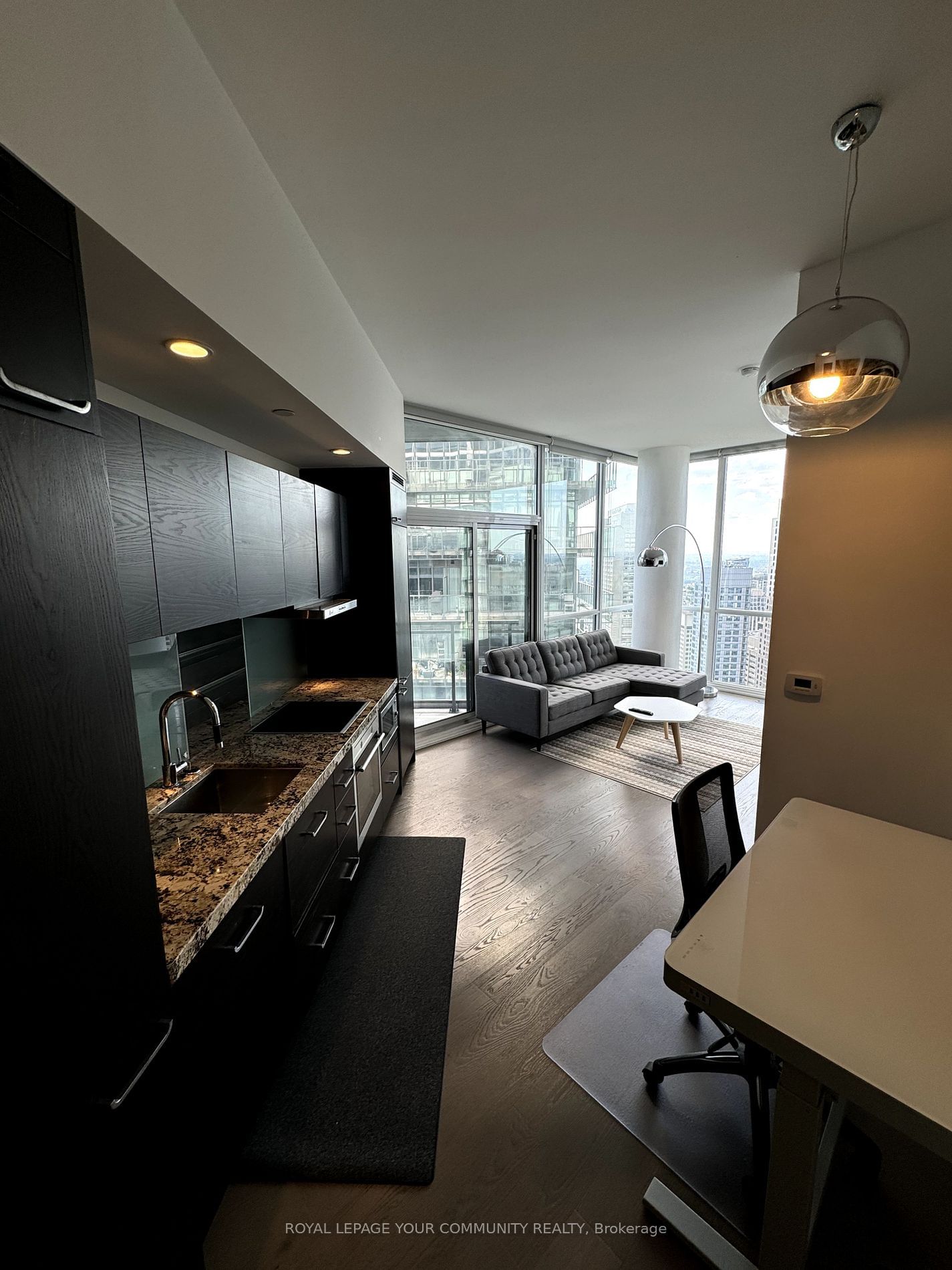 45 Charles St E, unit 5106 for rent