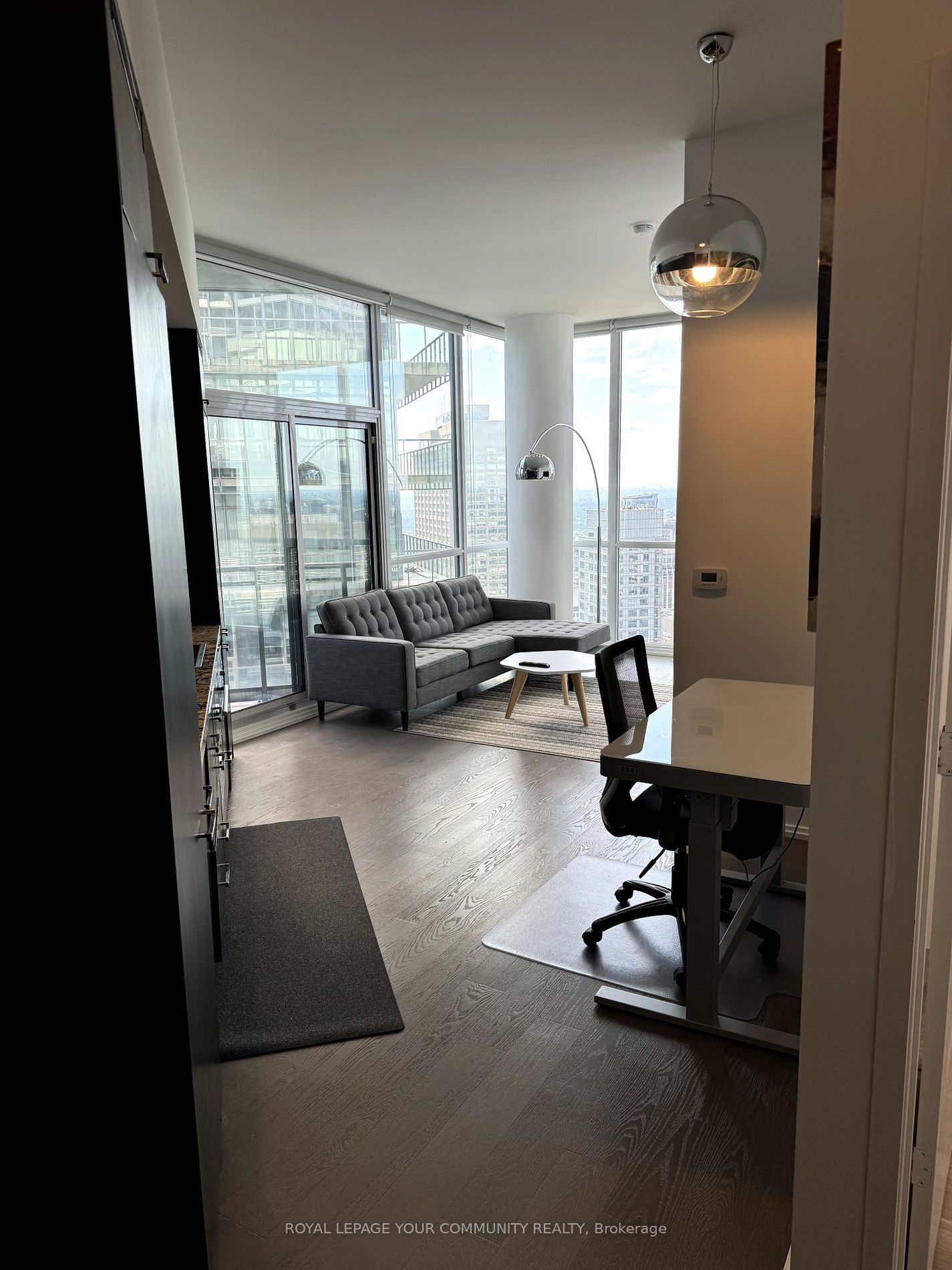 45 Charles St E, unit 5106 for rent