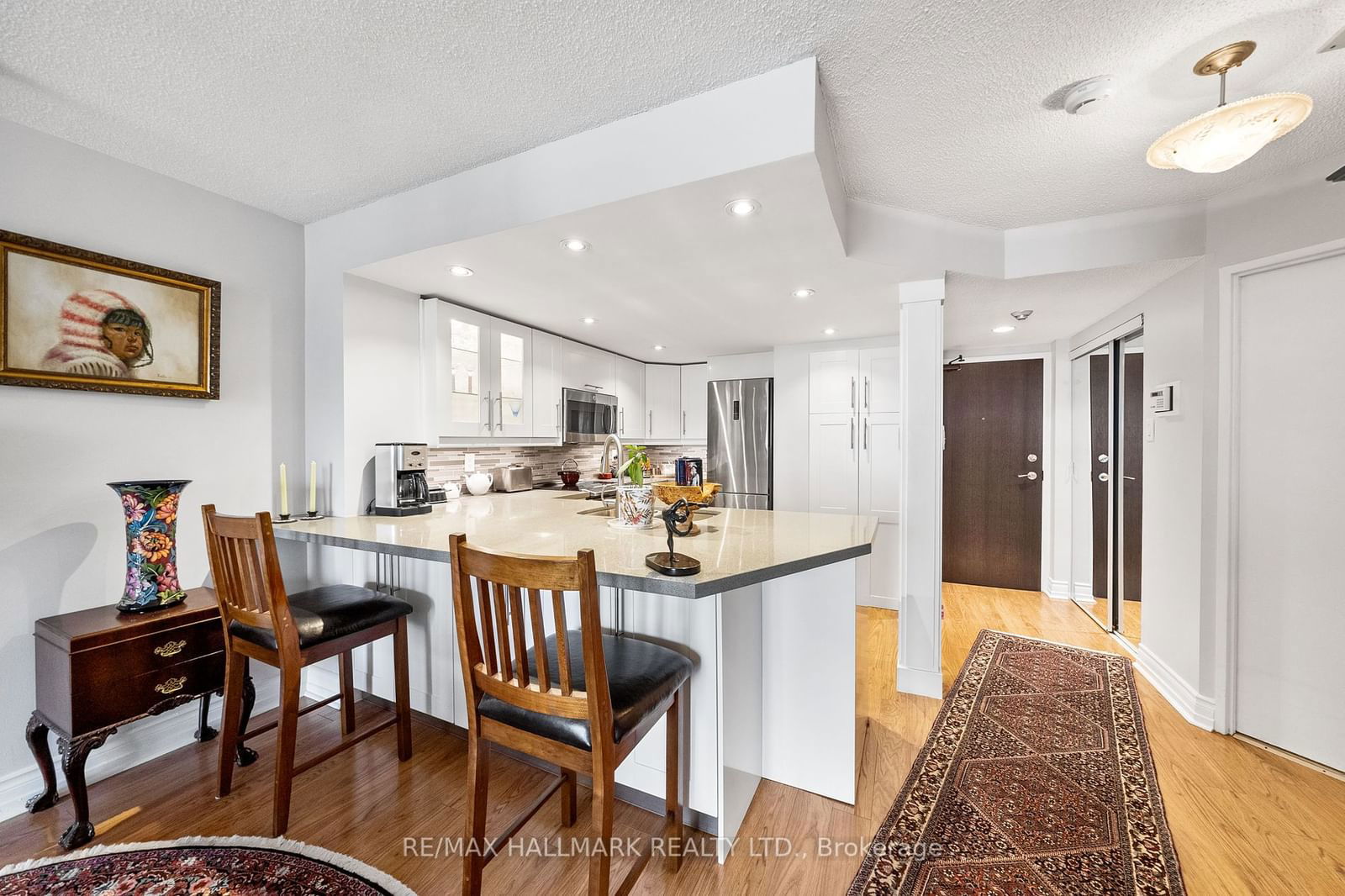 15 Maitland Pl, unit 906 for sale