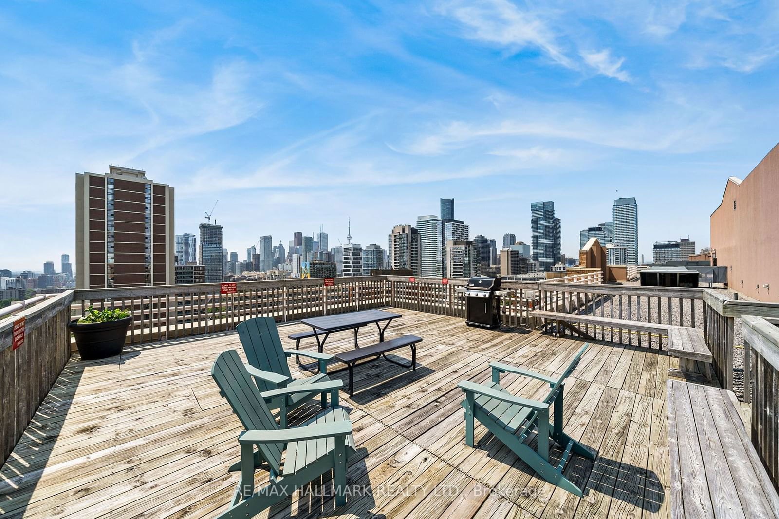 15 Maitland Pl, unit 906 for sale