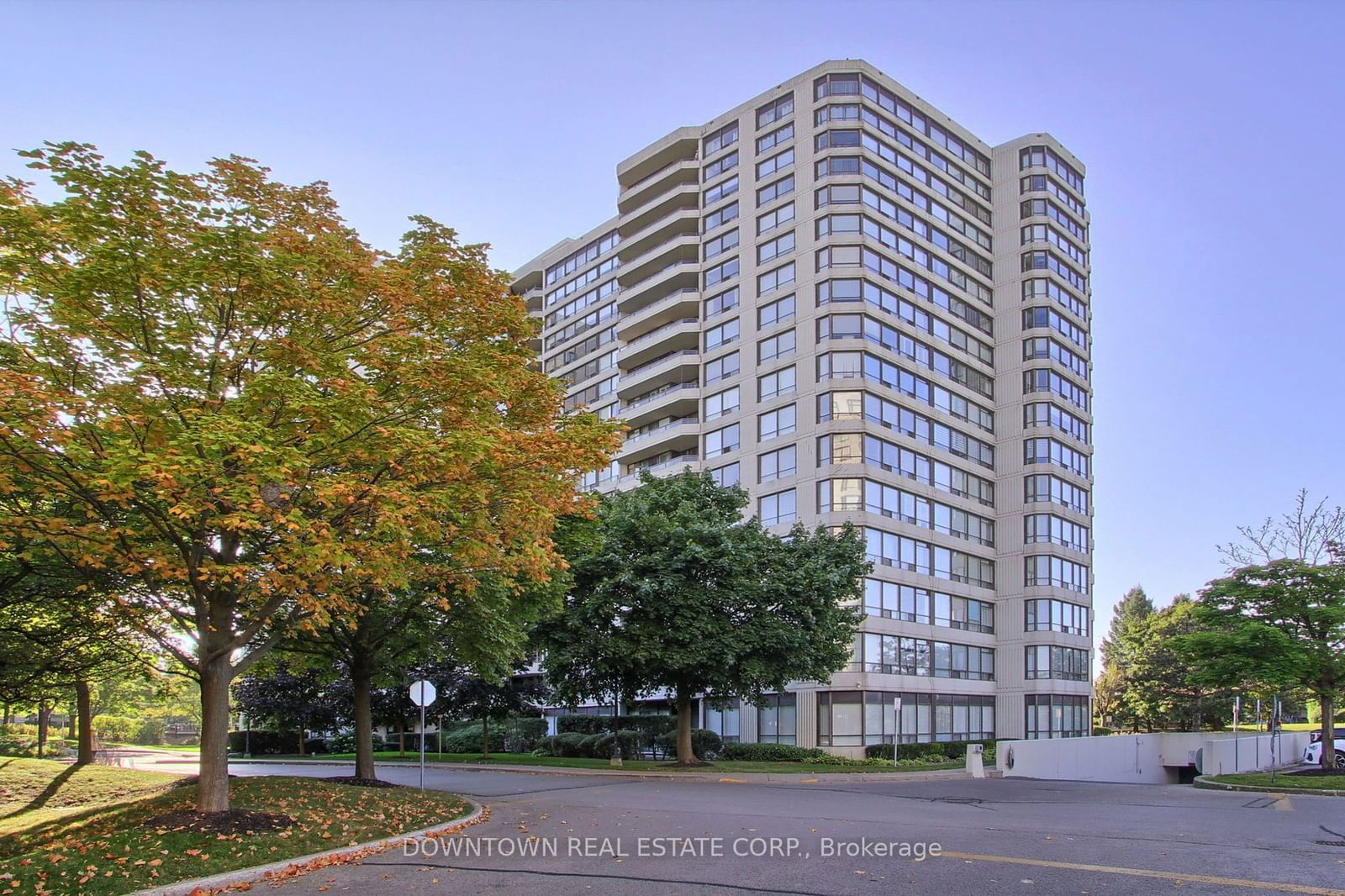 1121 Steeles Ave W, unit 406 for sale