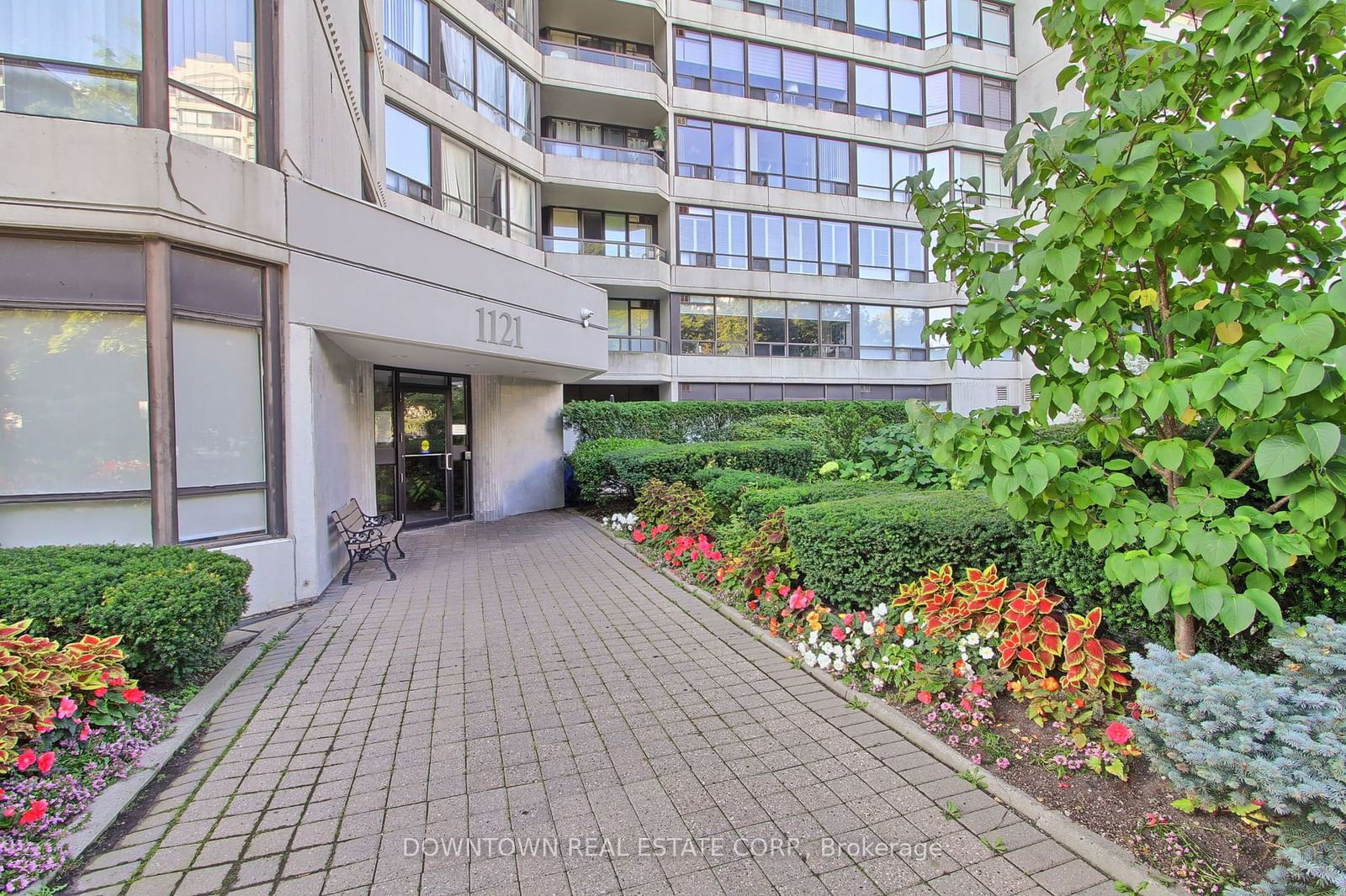 1121 Steeles Ave W, unit 406 for sale