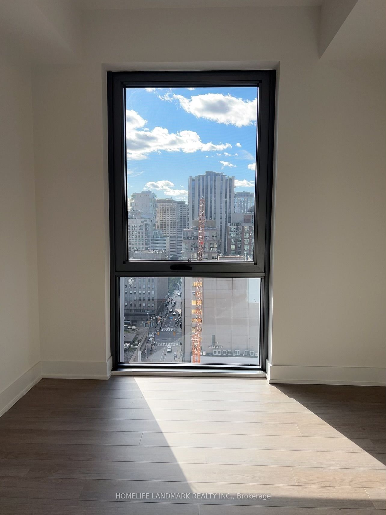 8 Cumberland St, unit 1702 for rent