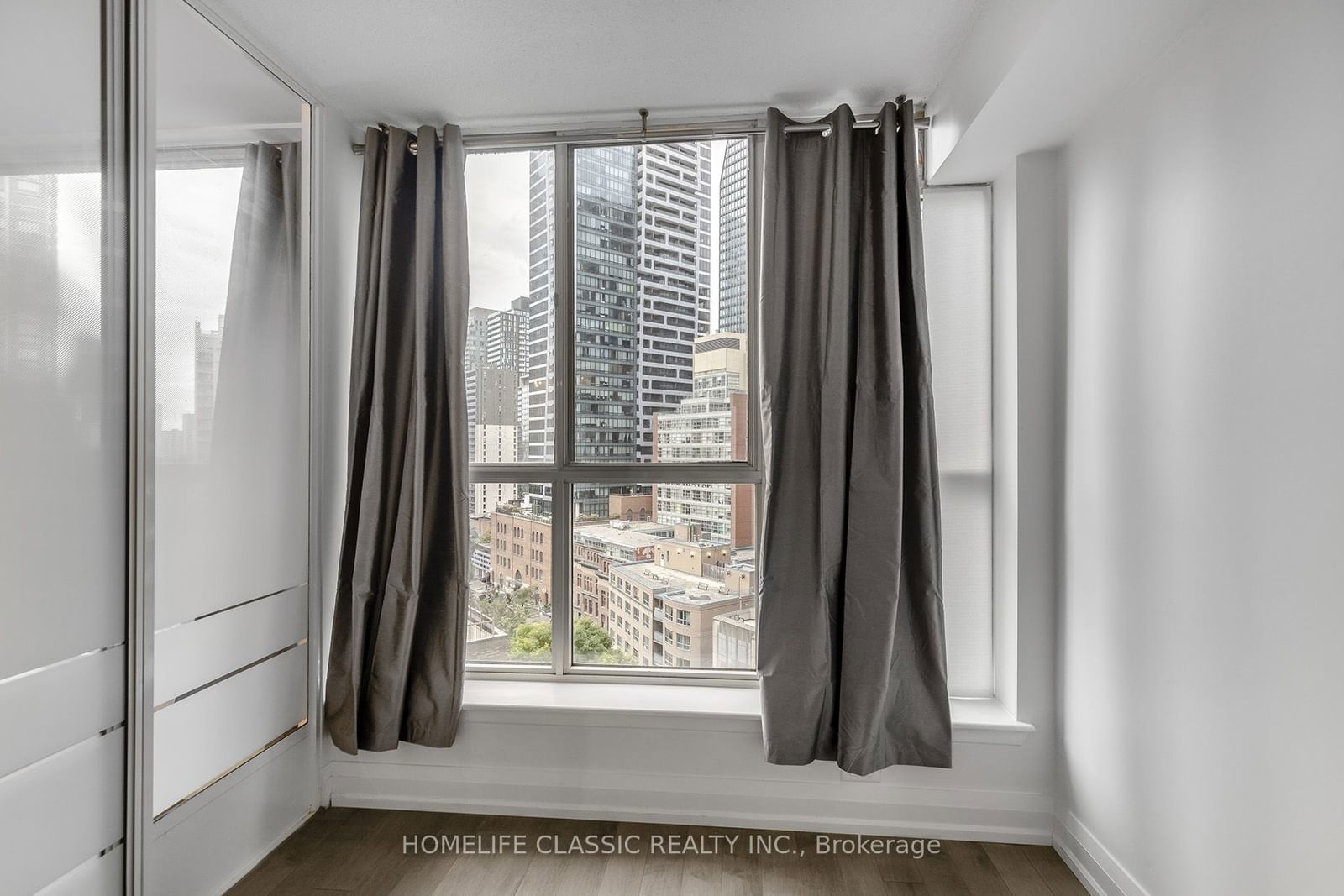 44 St. Joseph St, unit 1011 for sale