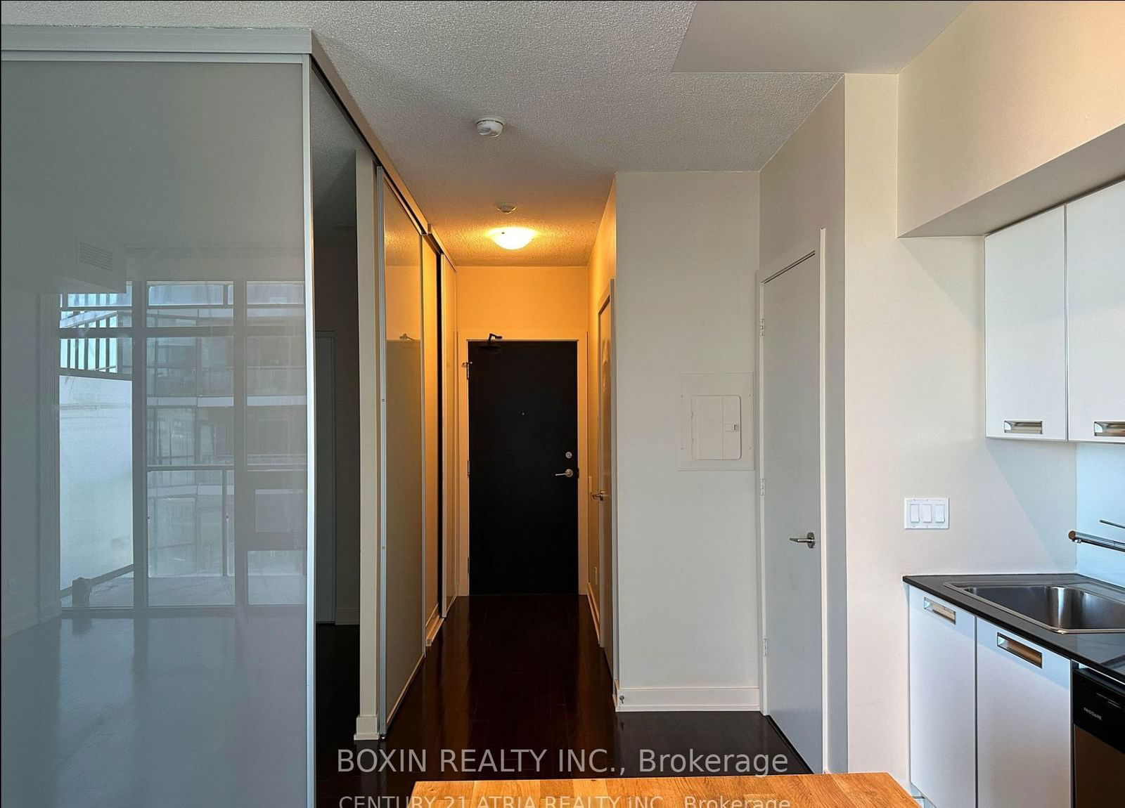 33 Charles St E, unit 2312 for rent