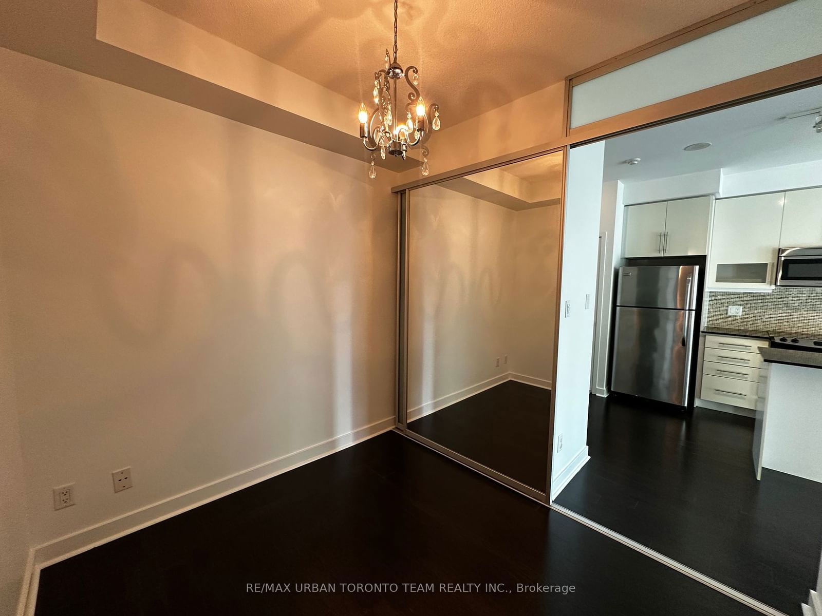 1169 Queen St, unit 527 for rent