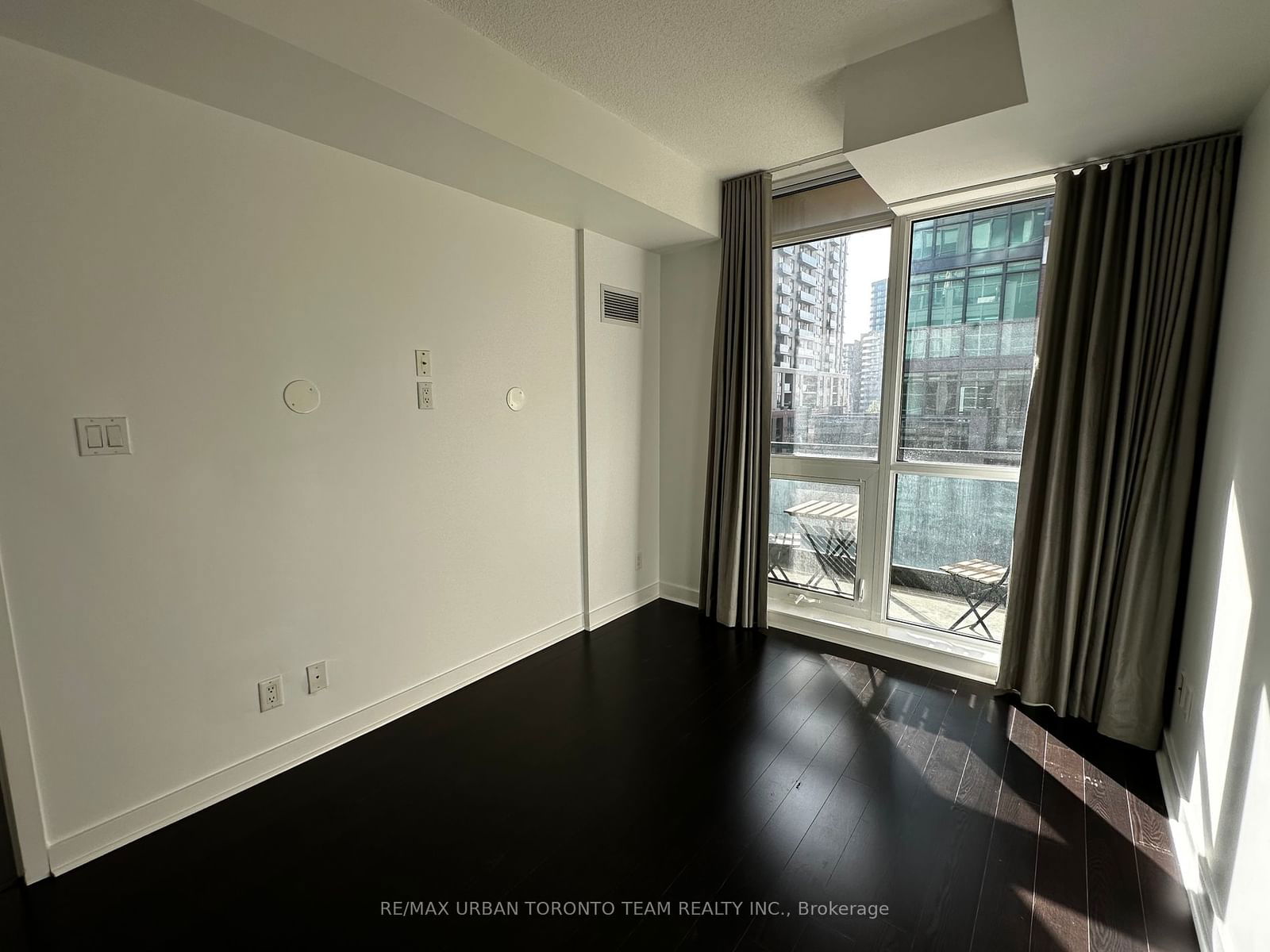 1169 Queen St W, unit 527 for rent