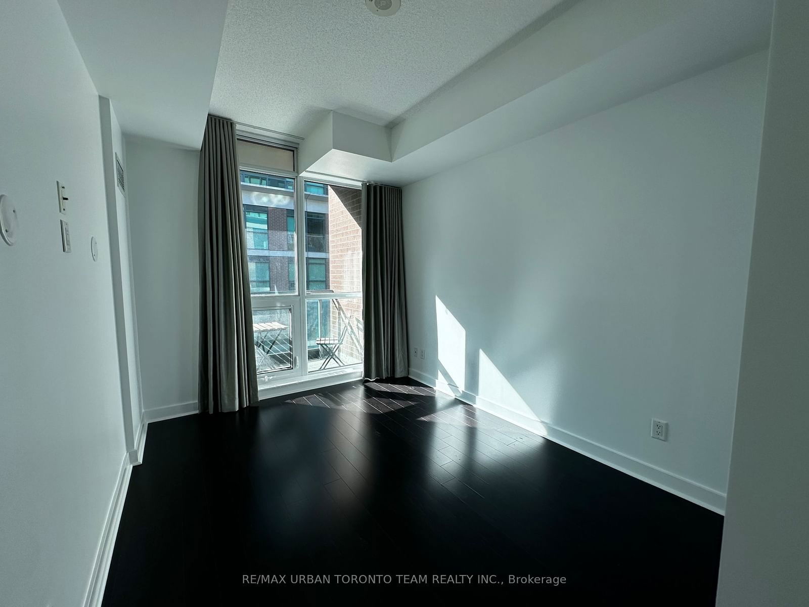 1169 Queen St, unit 527 for rent