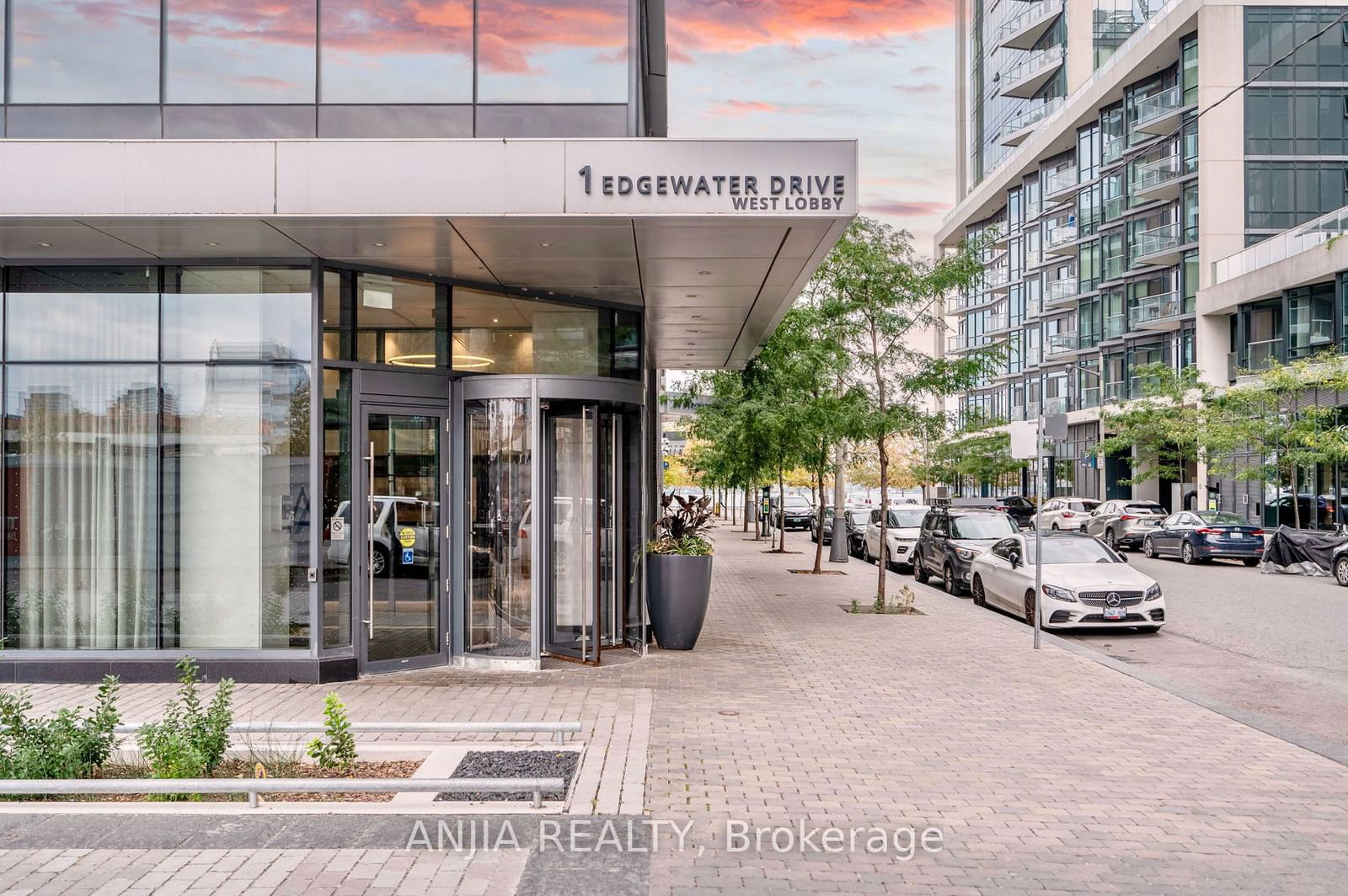 1 Edgewater Dr, unit 507 for sale