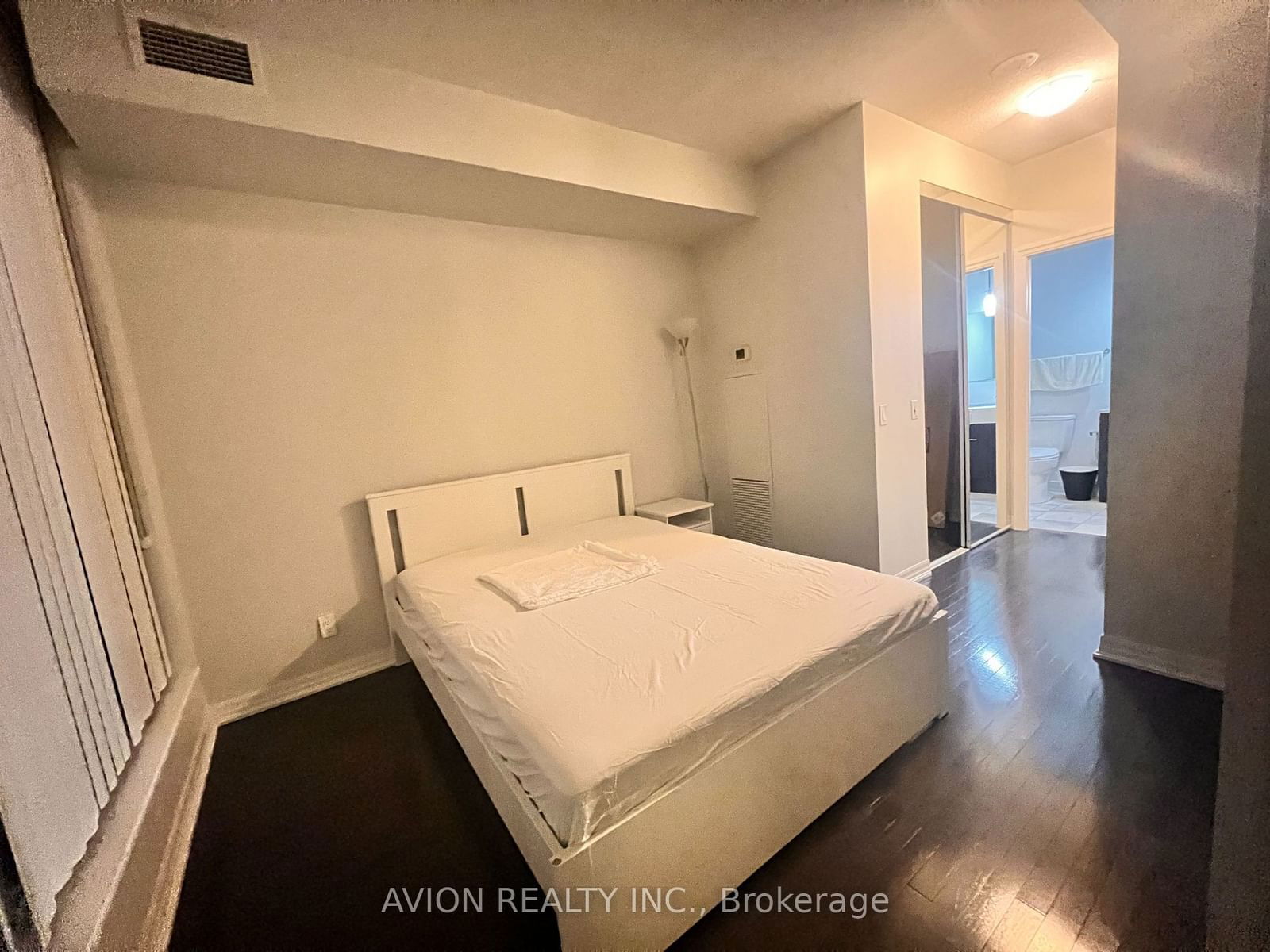 770 Bay St, unit Ph607 for rent